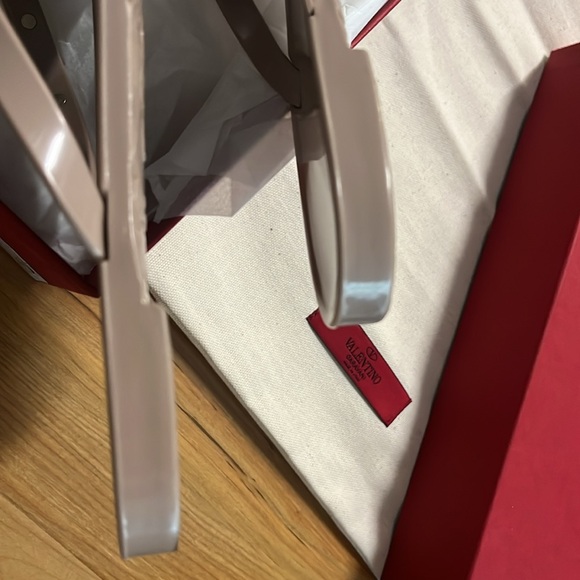 Rockstud PVC Flat Thong Sandal. Shoe bag and original box. Like new condition - Picture 7 of 10